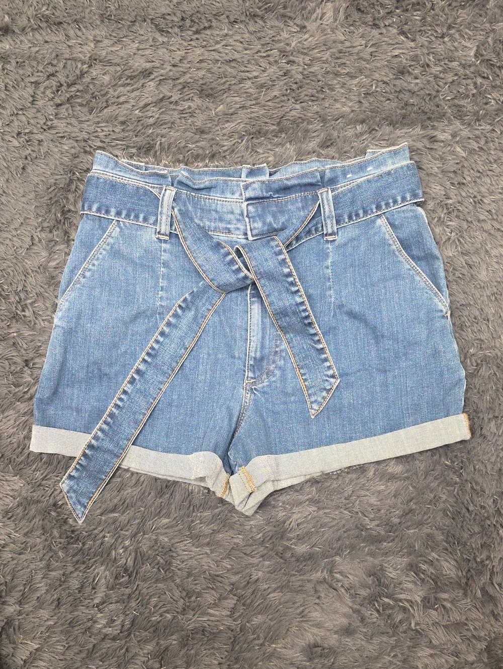 Express - Denim Paperbag High Waist Tie-Belt Shorts. Size 10
